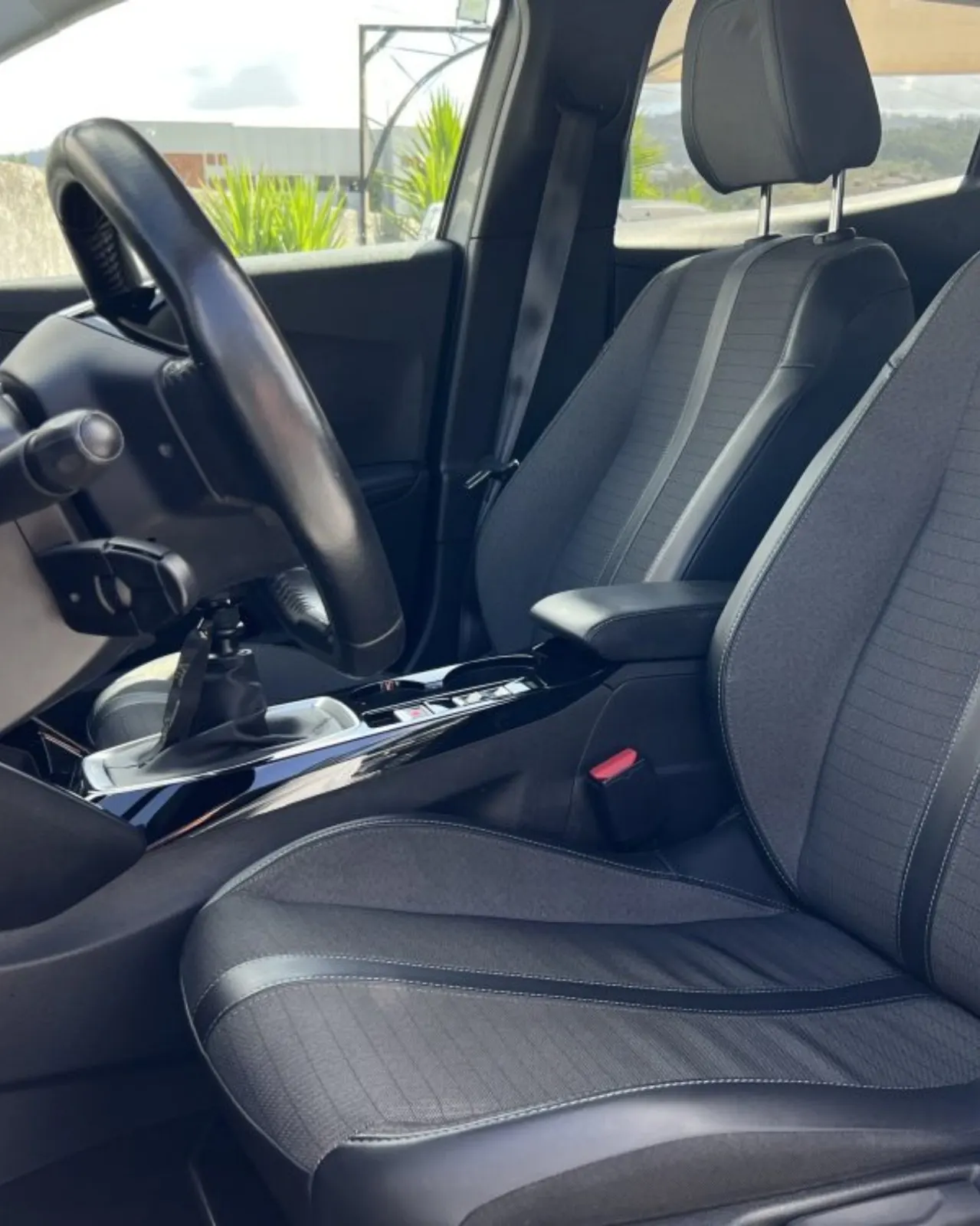 Peugeot 2008 1.2 PureTech Style 14