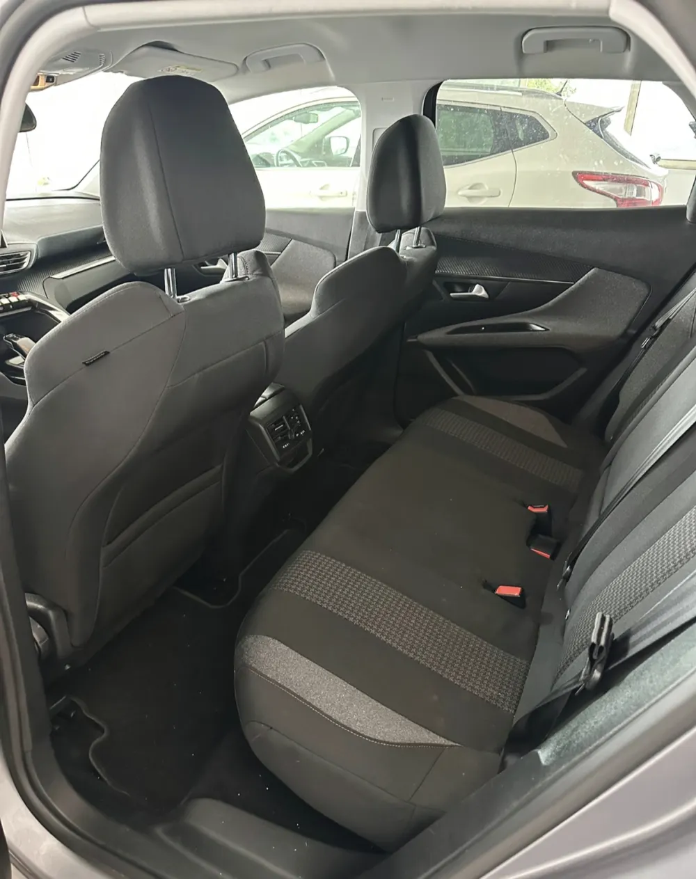 Peugeot 3008 1.5 BlueHDi Active Pack EAT8 11