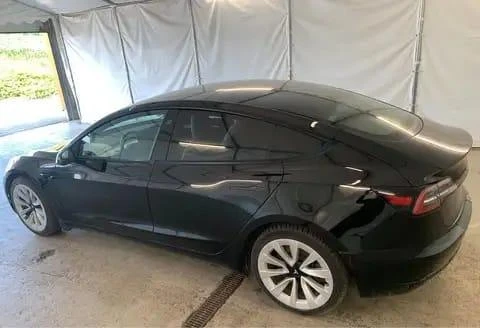 Tesla Model 3 4