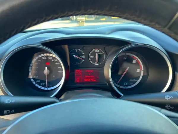 Alfa Romeo Giulietta 1.6 JTDm Distinctive (105cv) 9