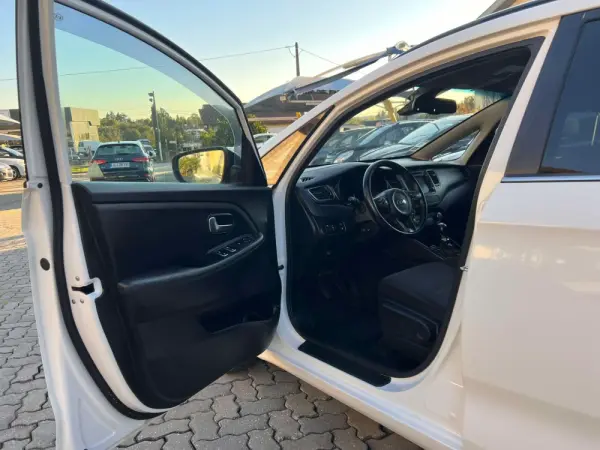 Kia Carens 1.7 CRDi ISG TX 5