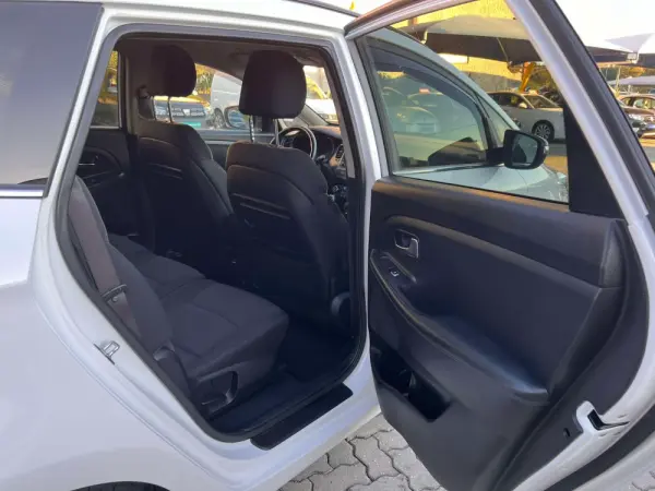 Kia Carens 1.7 CRDi ISG TX 13