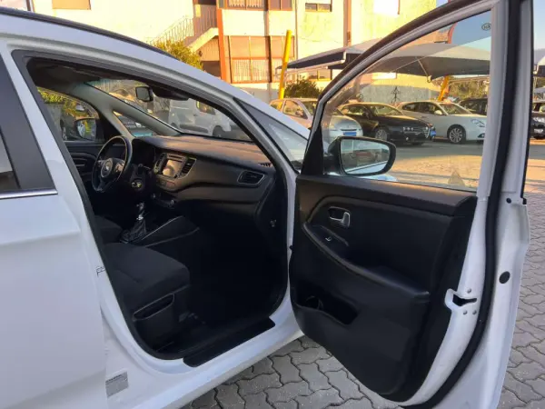 Kia Carens 1.7 CRDi ISG TX 14