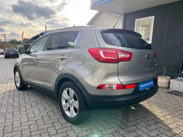 Kia Sportage 1.7 CRDi ISG EX 3