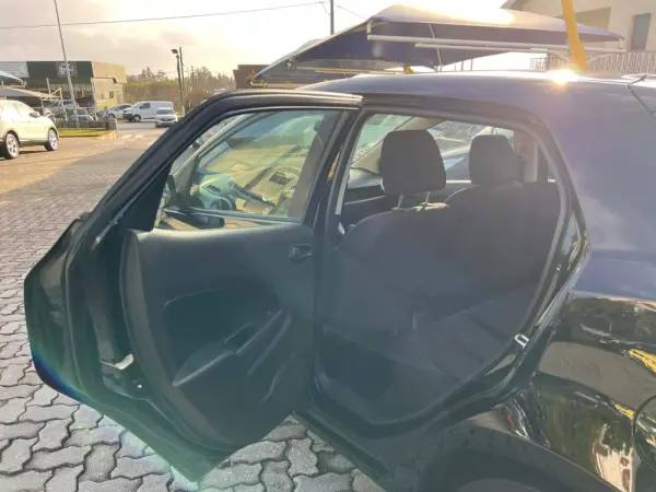 Mazda 2 1.4 MZ-CD Exclusive 6