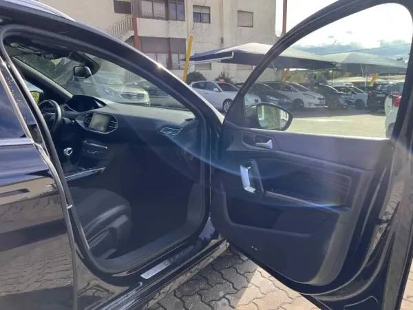 Peugeot 308 SW 1.6 BlueHDi GT Line 12