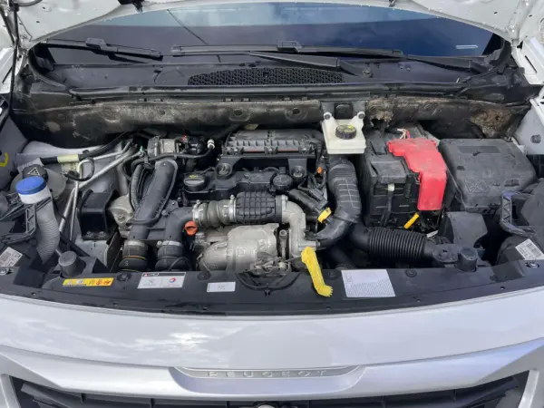 Peugeot Partner 1.6 HDi 3L (GPS) 14