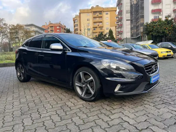 Volvo V40 2.0 D4 R-Design 2