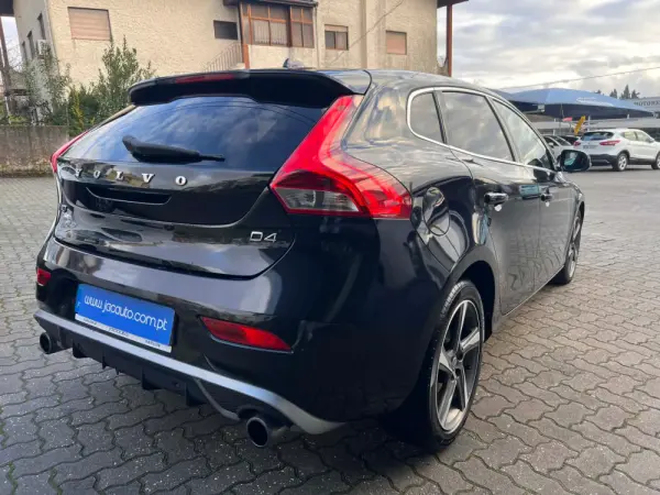 Volvo V40 2.0 D4 R-Design 4