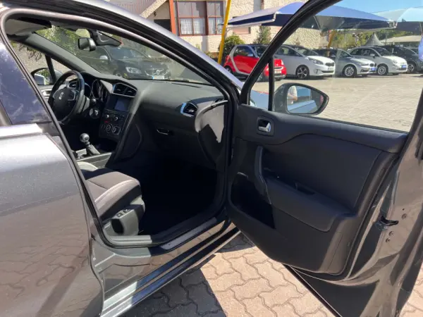 Citroen DS4 1.6 e-HDi So Chic 12