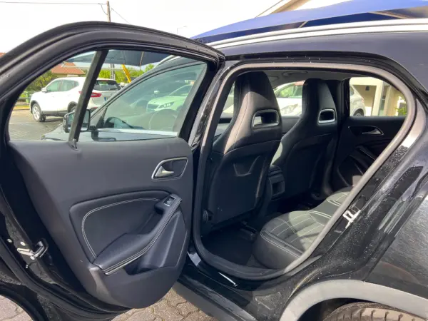 Mercedes-Benz GLA 200 d Aut. 6