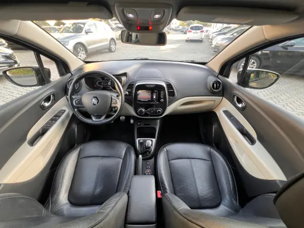 Renault Captur 0.9 TCE Initiale Paris 8