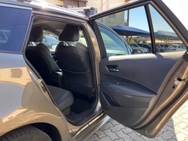 Toyota Corolla Touring Sports 1.8 Hybrid Comfort+P.Sport 11