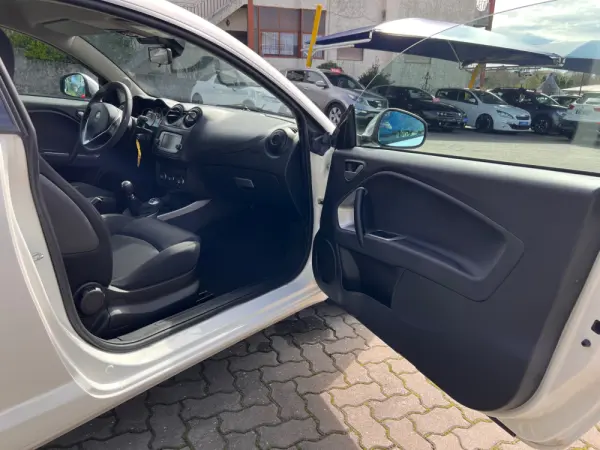 Alfa Romeo MiTo 0.9 T TwinAir Urban 10
