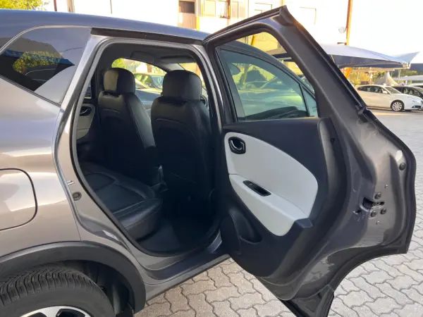 Renault Captur 0.9 TCE Initiale Paris 11