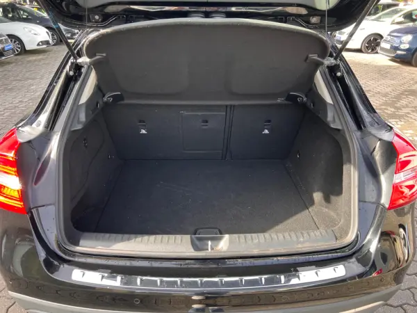 Mercedes-Benz GLA 200 d Aut. 10