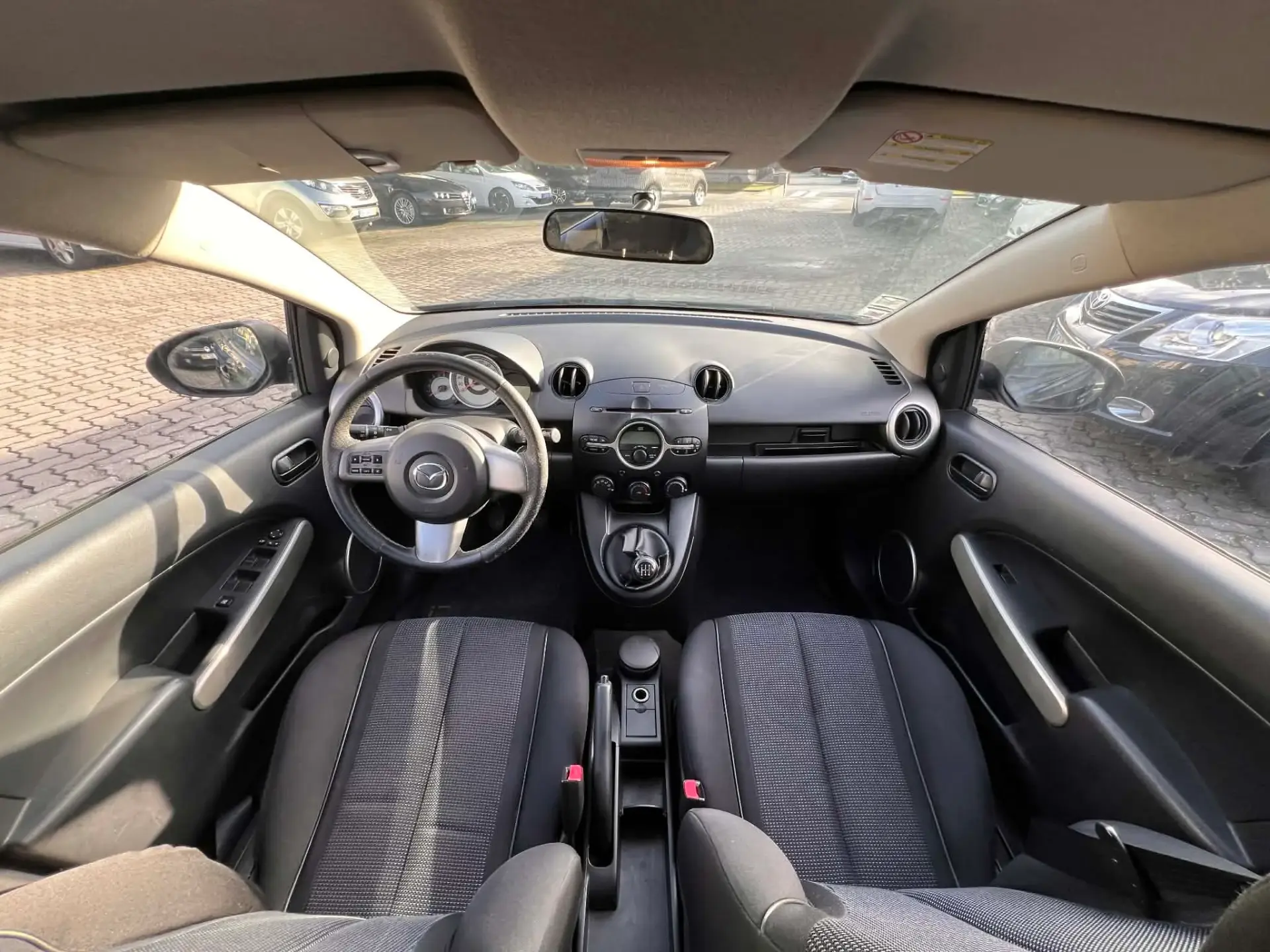 Mazda 2 1.4 MZ-CD Exclusive 8