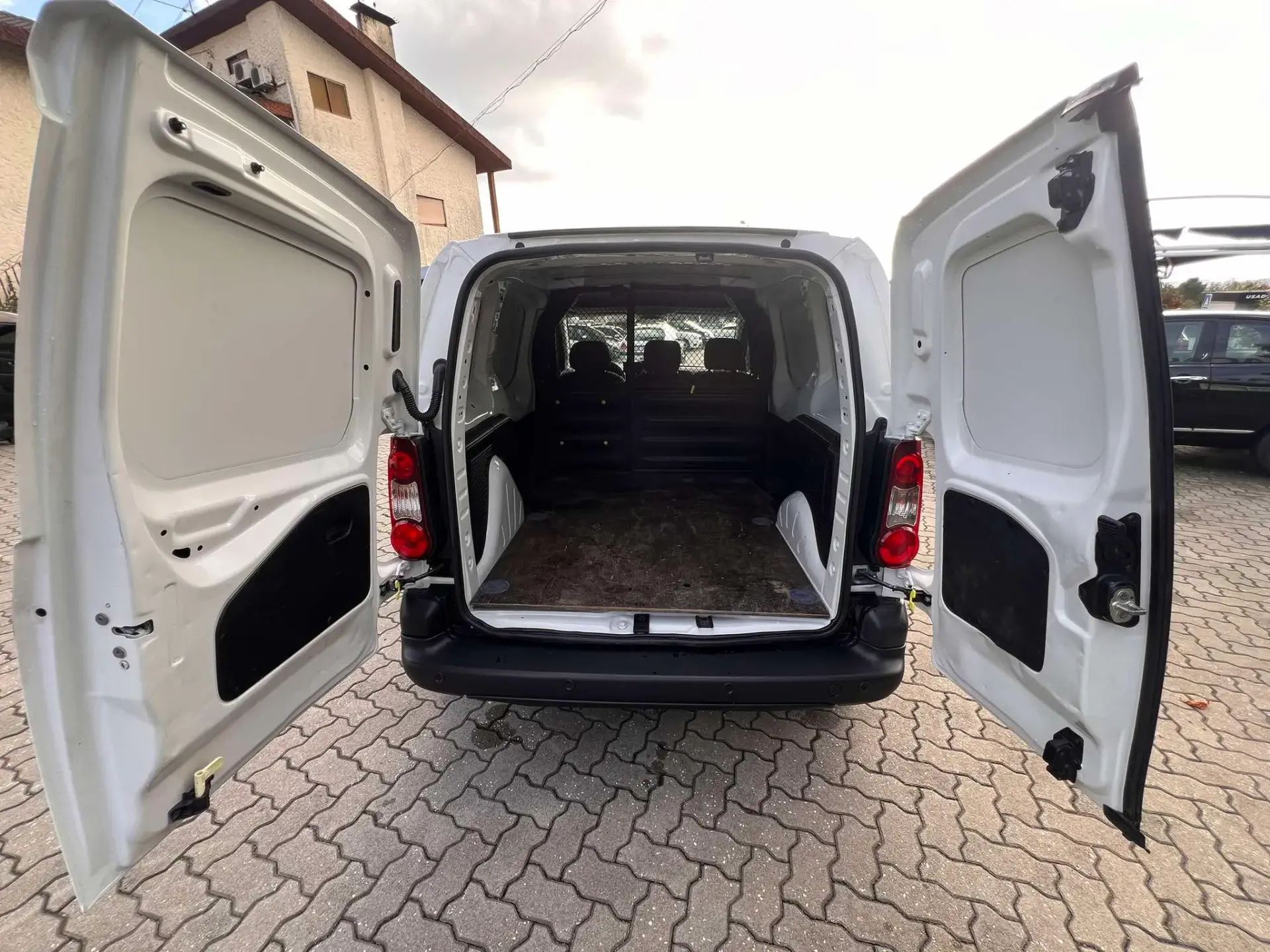 Peugeot Partner 1.6 HDi 3L (GPS) 13