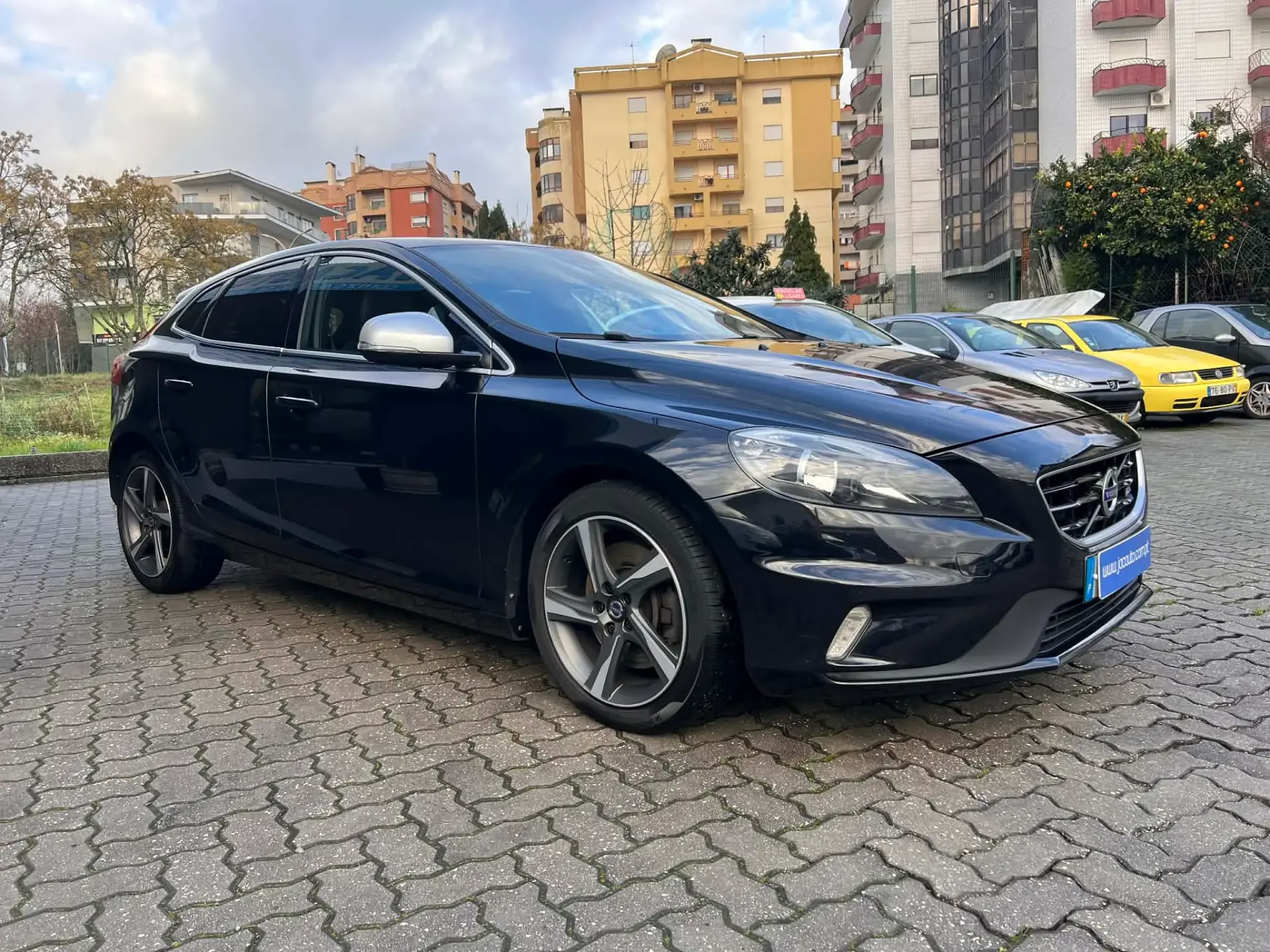 Volvo V40 2.0 D4 R-Design 2