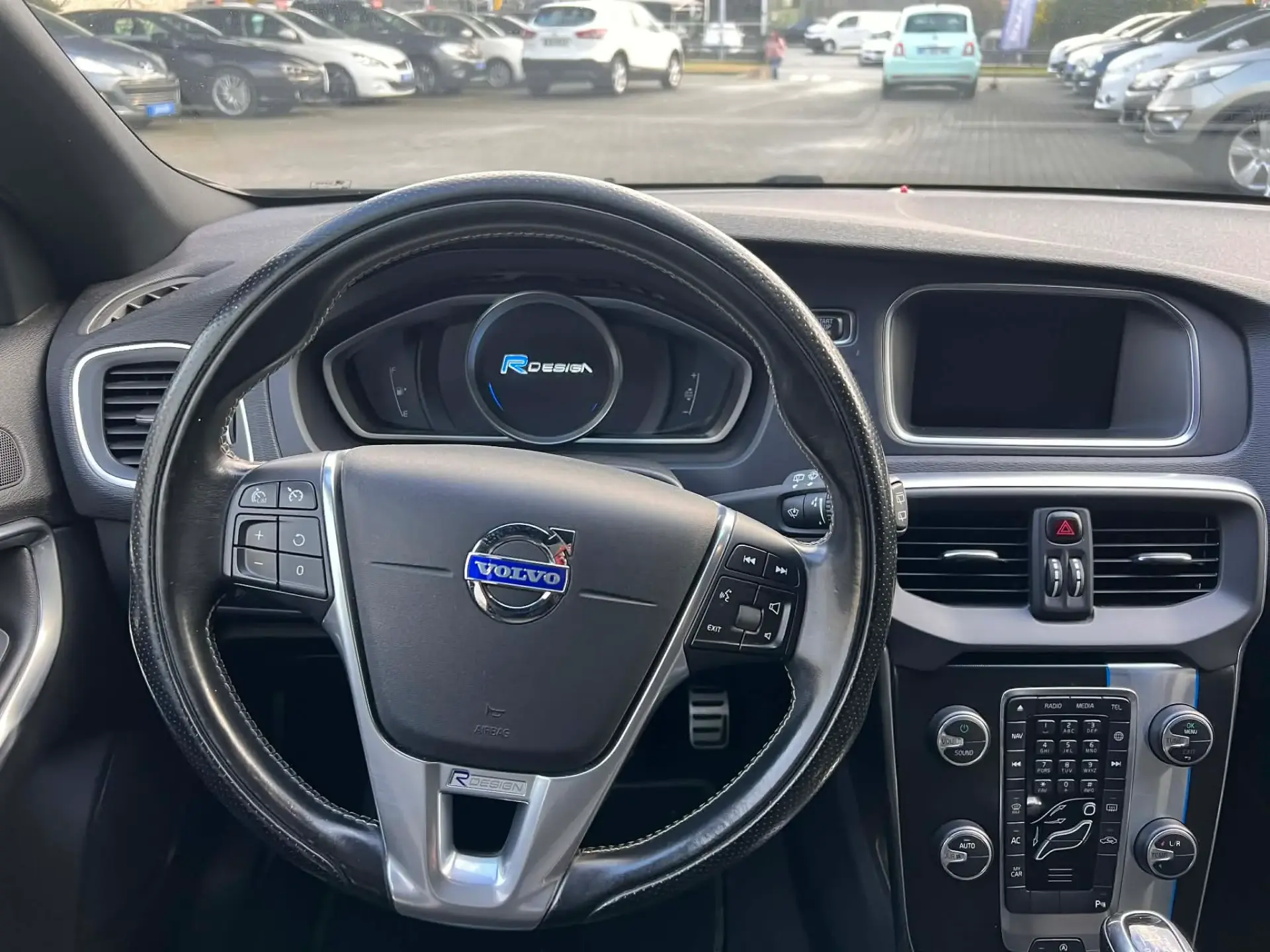 Volvo V40 2.0 D4 R-Design 7