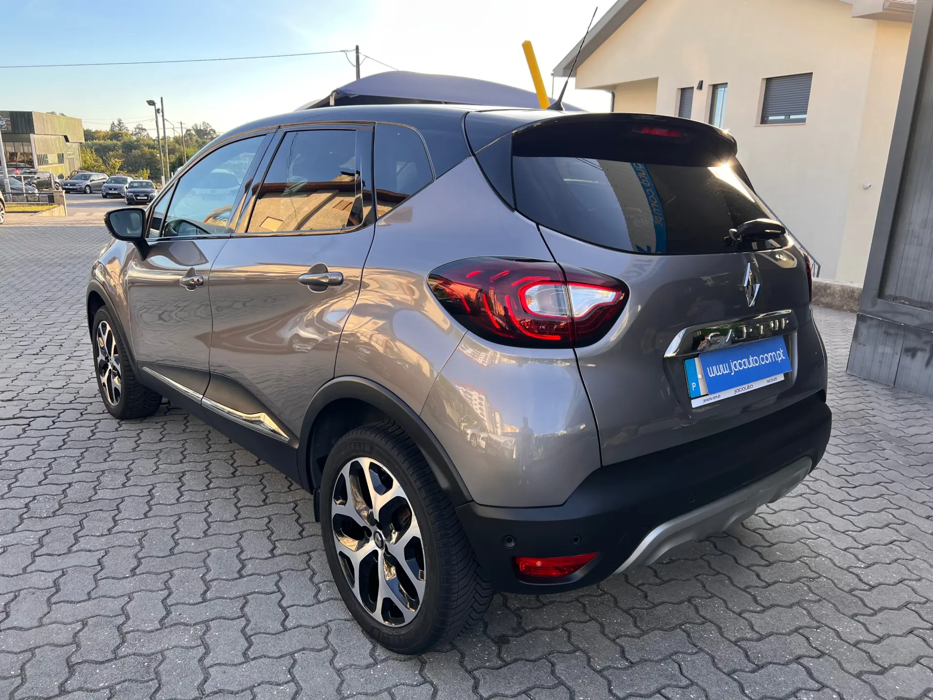 Renault Captur 0.9 TCE Initiale Paris 3