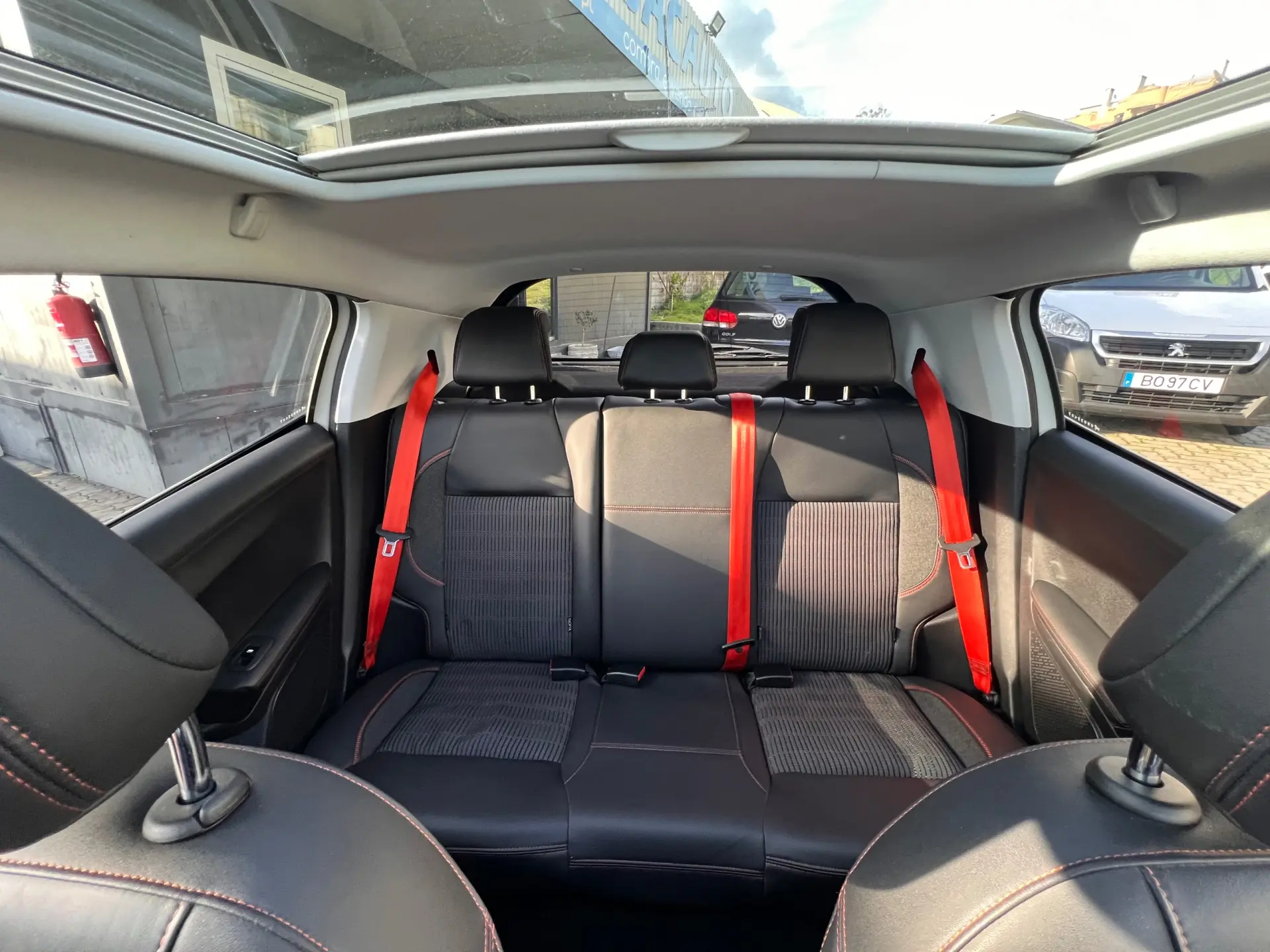 Peugeot 208 1.6 BlueHDI Roland Garros 9