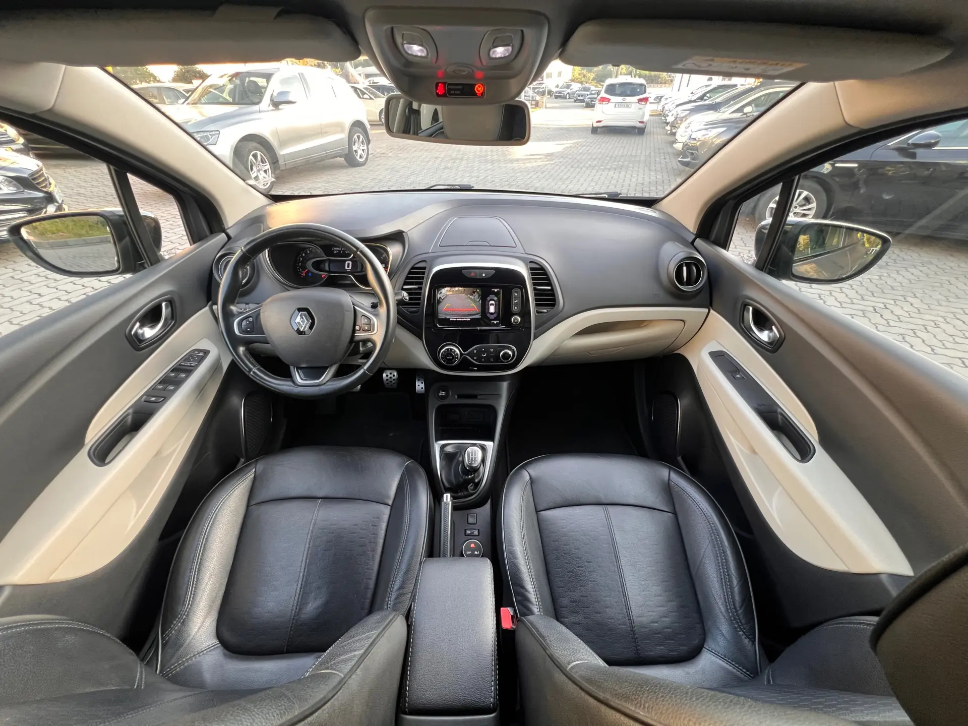 Renault Captur 0.9 TCE Initiale Paris 8