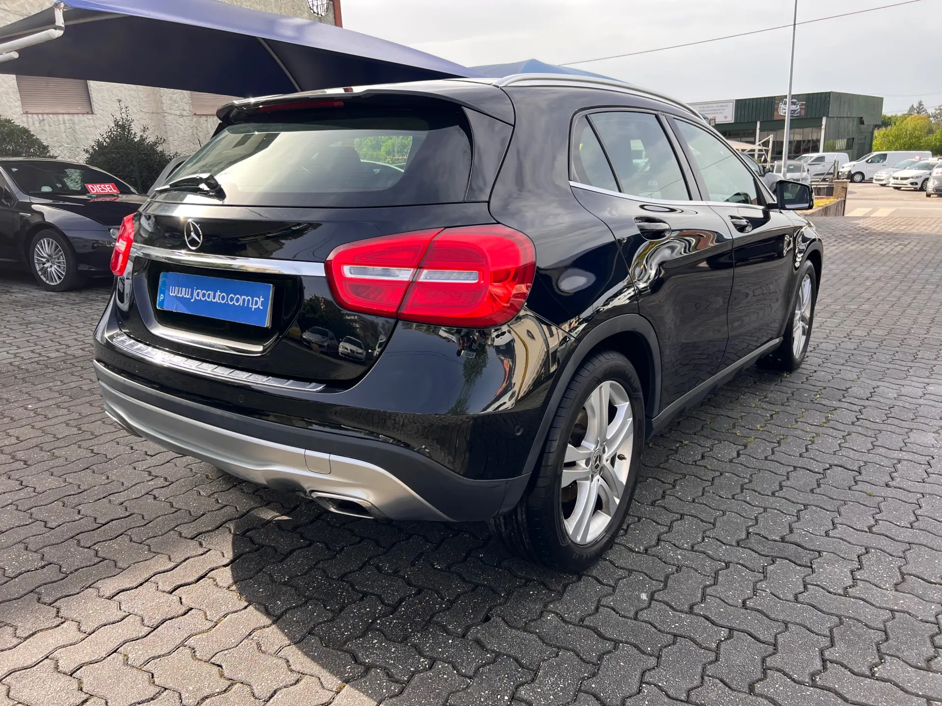 Mercedes-Benz GLA 200 d Aut. 3