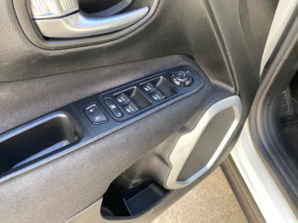 Jeep Renegade 1.6 MJD Sport 15