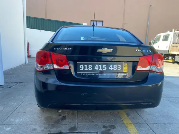 Chevrolet Cruze 1.6 LS 6