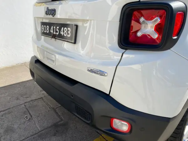 Jeep Renegade 1.6 MJD Sport 9
