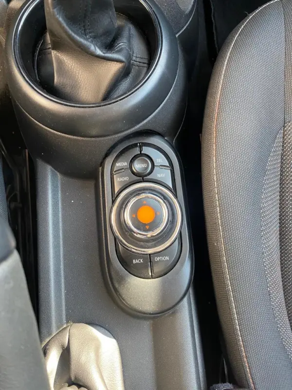 MINI 3 Portas One D 17