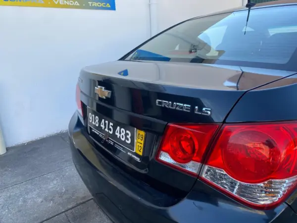 Chevrolet Cruze 1.6 LS 9