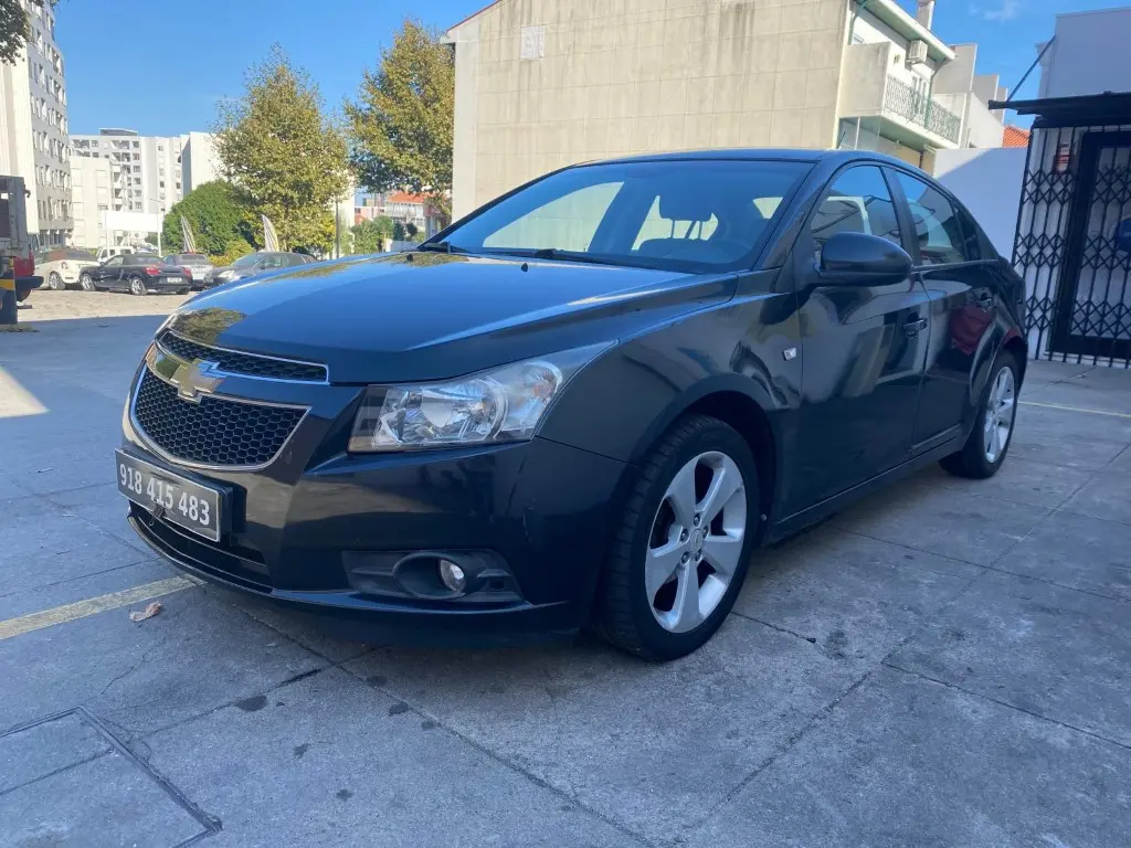 Chevrolet Cruze 1.6 LS 3