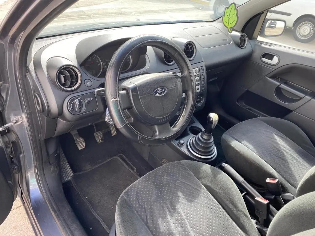 Ford Fiesta 1.25 Ghia 7