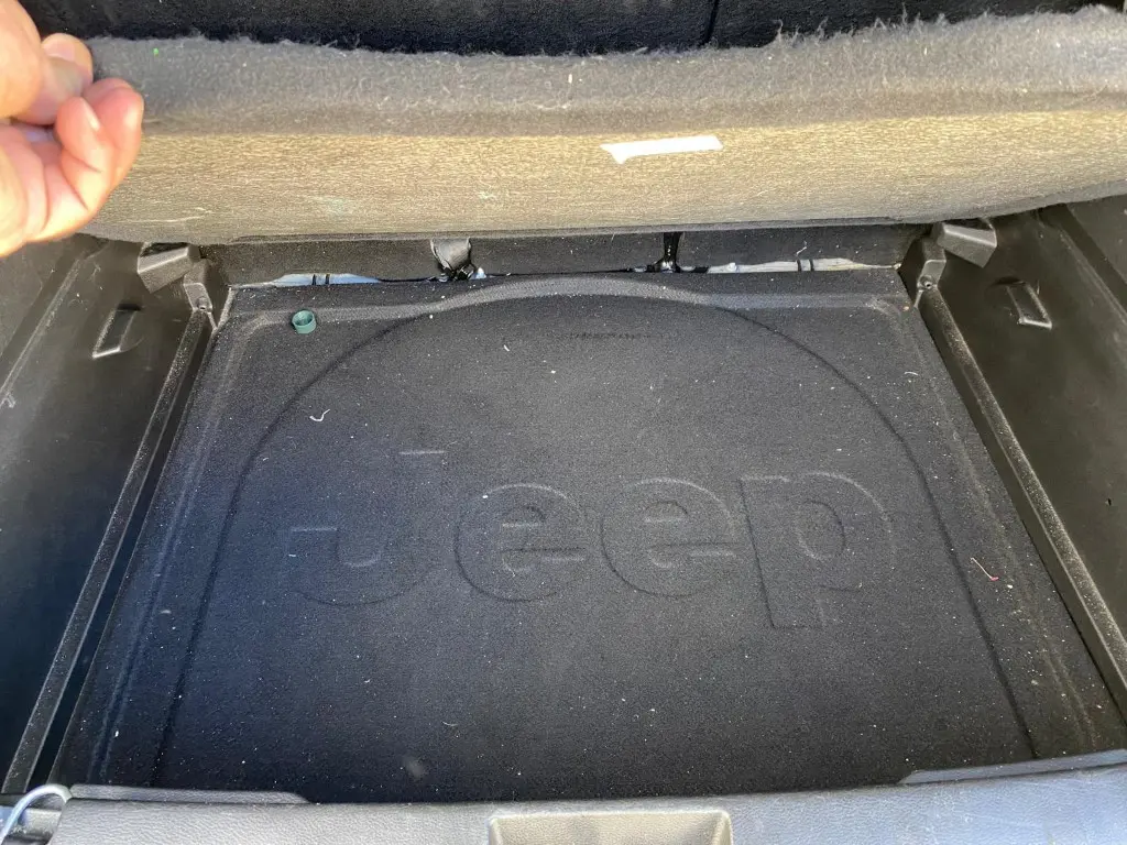 Jeep Renegade 1.6 MJD Sport 23