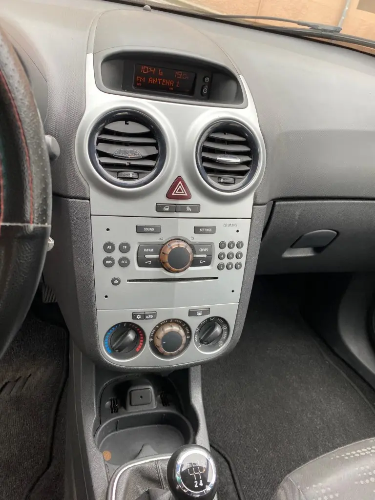Opel Corsa 1.2 Enjoy 12
