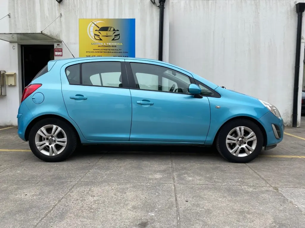 Opel Corsa 1.2 Enjoy 4