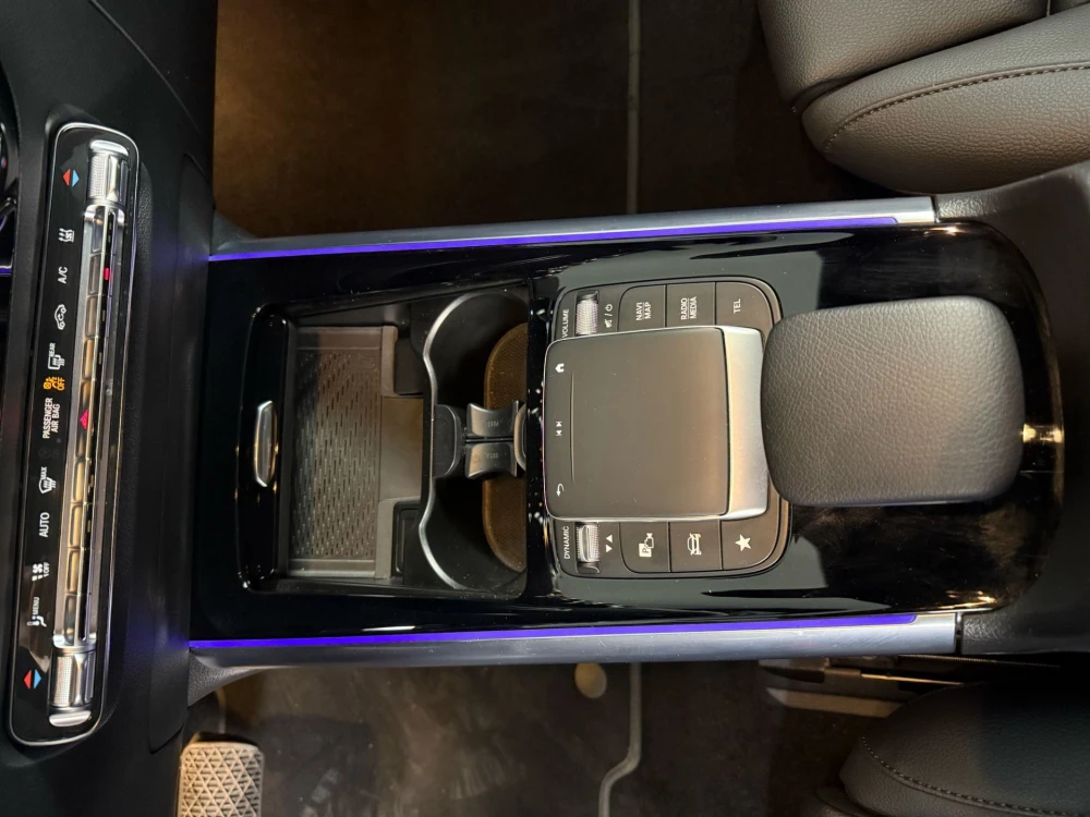 Mercedes-Benz EQA Luxury line 11