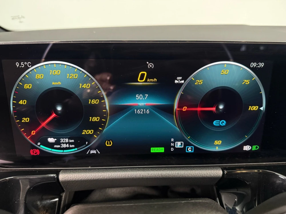 Mercedes-Benz EQA Luxury line 7