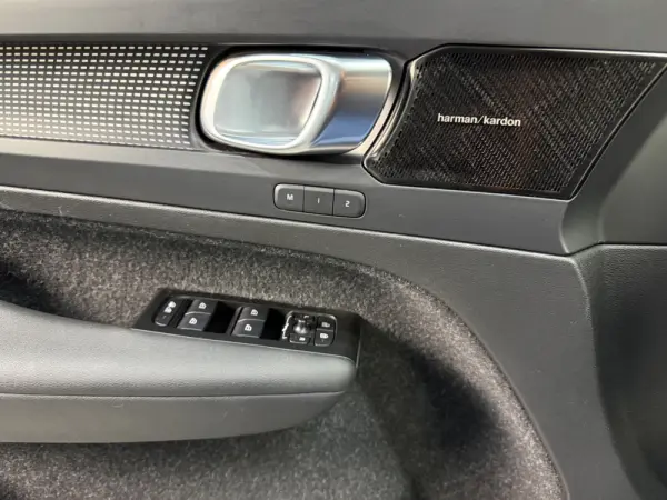 Volvo XC 40 P8 AWD Recharge RDesign 13