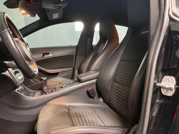 Mercedes-Benz CLA 200 d Shooting Brake AMG Line 14