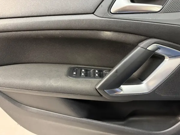 Peugeot 308 SW 1.6 BlueHDi Allure 10