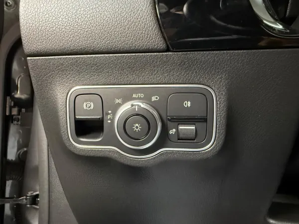 Mercedes-Benz EQA 250 AMG Line 12
