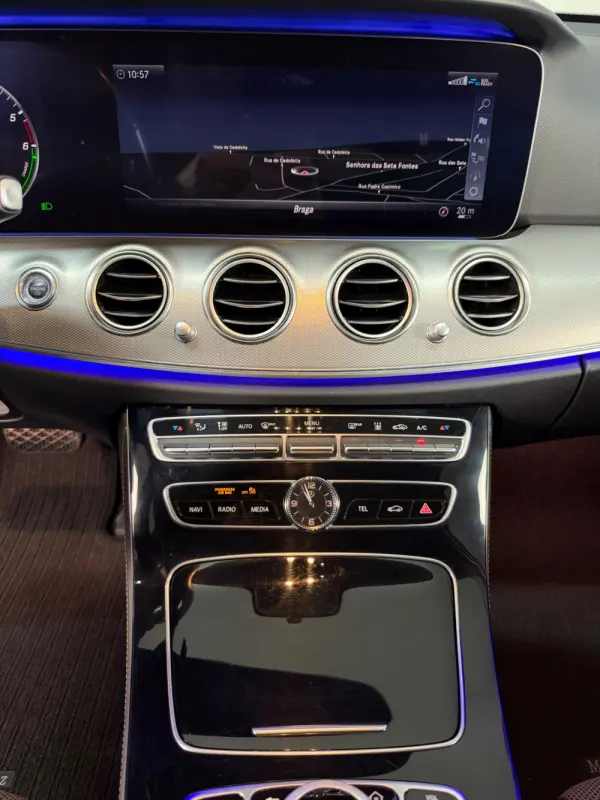 Mercedes-Benz E 300 de 4Matic 9G-TRONIC Avantgarde 12