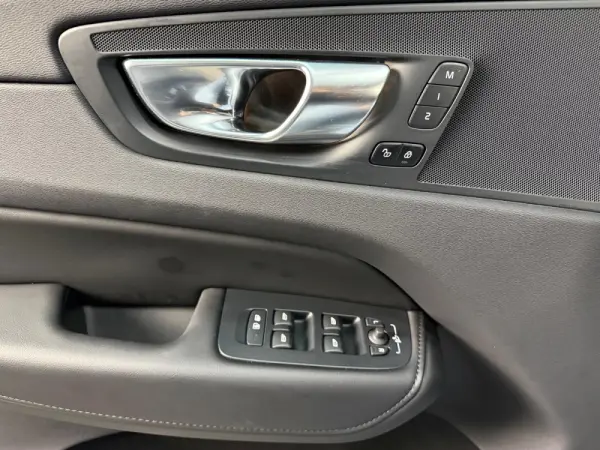 Volvo XC 60 2.0 T8 PHEV Plus Bright AWD 16