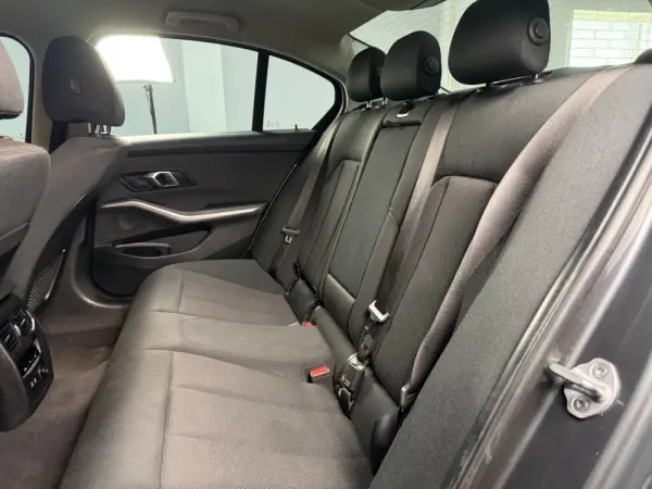 BMW 330 e iPerformance Advantage 19