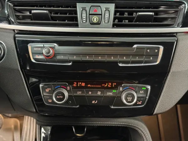 BMW X1 16 d sDrive Auto xLine 11