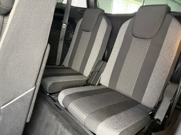 Peugeot 5008 BlueHDI 130 EAT8 Active Business-Pack 16