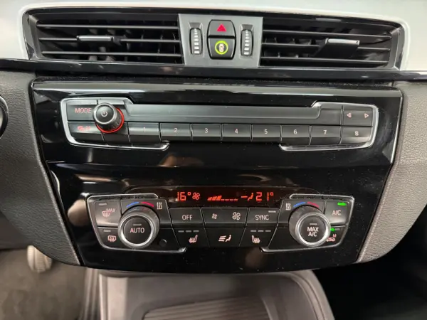 BMW X1 18 d sDrive 7